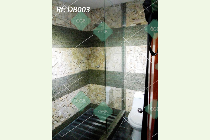 division-para-baño-en-vidrio-con-accesorios-en-acero3